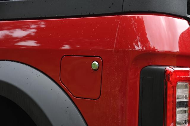 Closed Fuel Lid Image - 14596