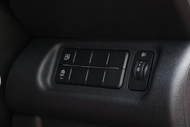 Closed Fuel Lid Image - 29032