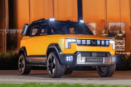 Mahindra Vision S Front Left Three Quarter