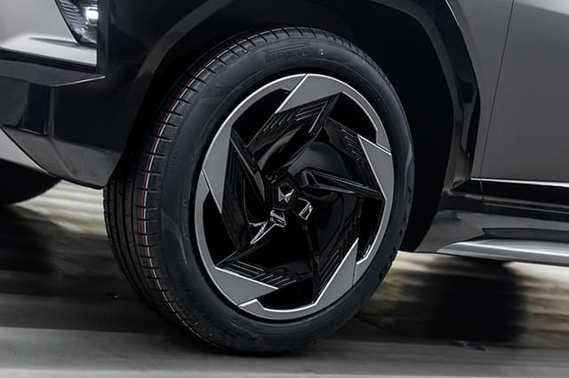 Color Black, Silver Image - 31411