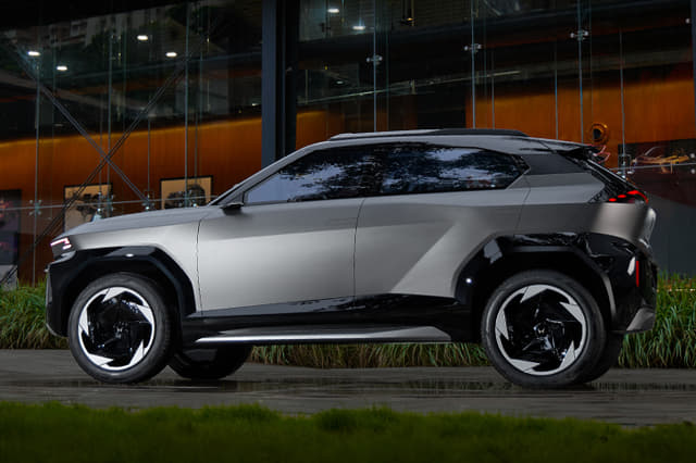 Front Right Three Quarter Image - 31420