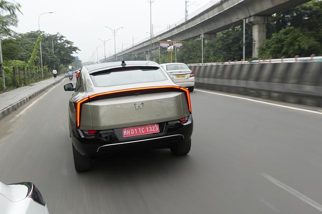 Rear View Image - 475