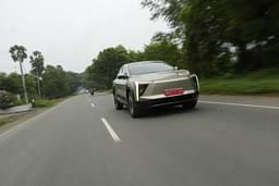 Mahindra Xev 9e Front Right Three Quarter