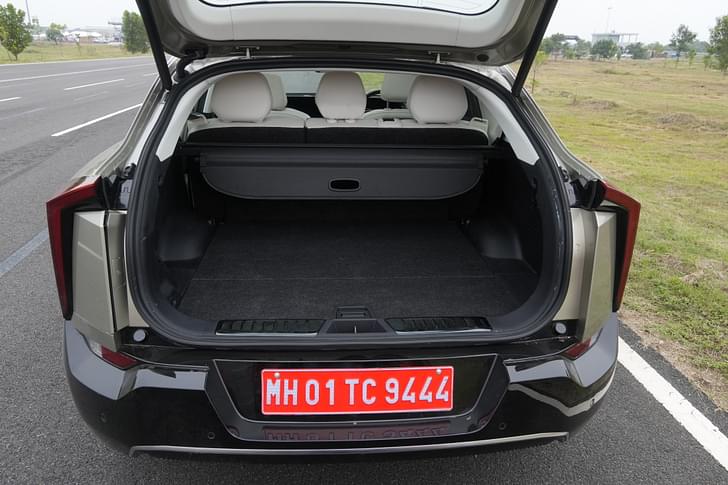 Mahindra Xev 9e Rear View