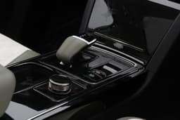 Mahindra XEV 9e Color Black