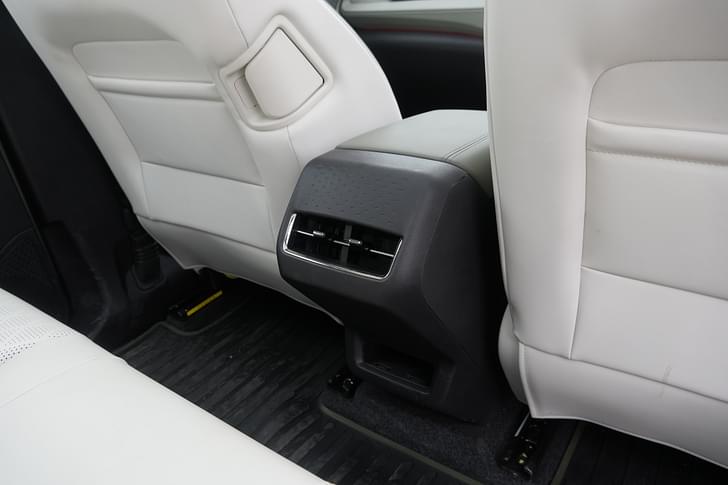 Mahindra Xev 9e Second Row Seats