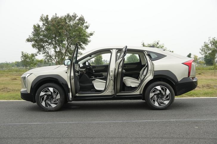 Mahindra Xev 9e Front Left Three Quarter