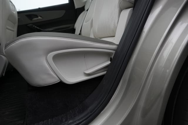 Color White Image - 507