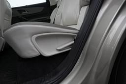 Mahindra Xev 9e Color White