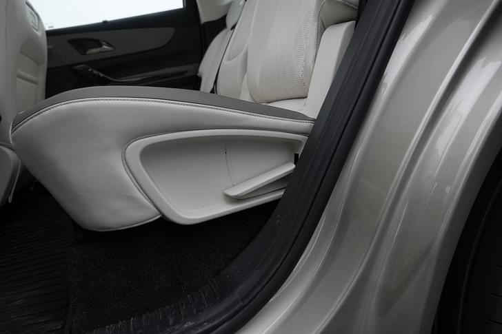Mahindra Xev 9e Second Row Seats