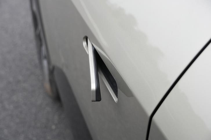 Mahindra Xev 9e Color Grey