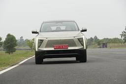Mahindra Xev 9e Front View