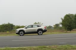 Mahindra XEV 9e Right Side View