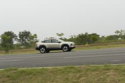 Mahindra XEV 9e Color Silver