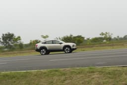 Mahindra XEV 9e Front Right Three Quarter