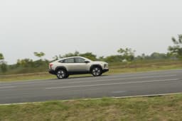 Mahindra XEV 9e Front Right Three Quarter