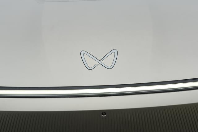 Closed Bonnet Image - 527