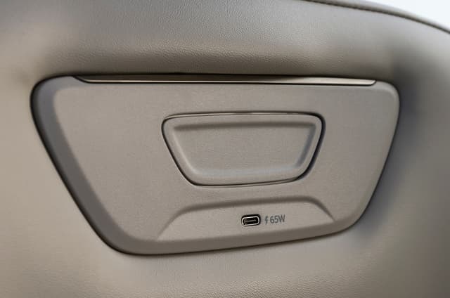 Accessory Power Outlet Image - 30457