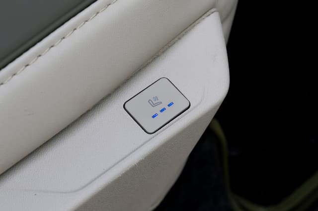 Leather Seats Image - 30443