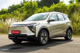 Mahindra Xev 9s Front Right Three Quarter