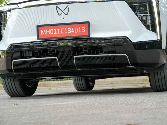 Front Bumper Color Body Colored Image - 30568