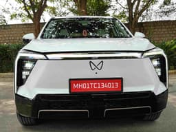 Mahindra Xev 9s Front View