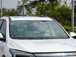 Mahindra Xev 9s Body Colored Bumpers