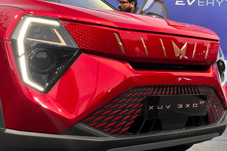 Mahindra Xuv 3xo Ev Grille