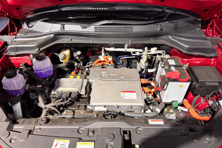 Mahindra Xuv 3xo Ev Open Bonnet Engine Shot Mahindra Xuv 3xo Ev Open Bonnet Engine Shot