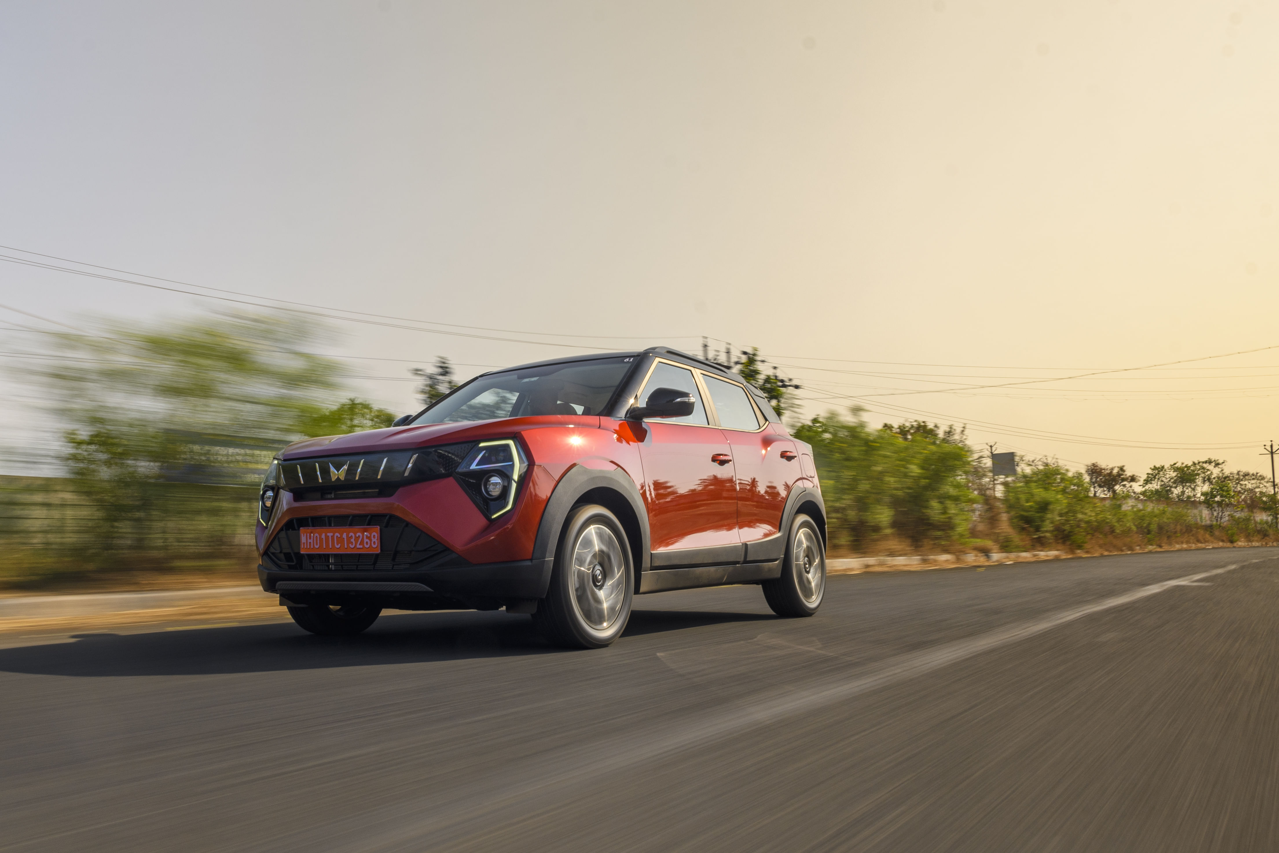 Mahindra XUV 3XO Front Right Three Quarter