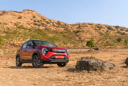 Mahindra XUV 3XO Front Left Three Quarter