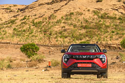 Mahindra Xuv 3xo Front View