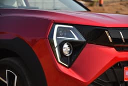 Mahindra XUV 3XO Headlight
