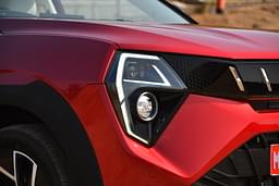 Mahindra Xuv 3xo Headlight