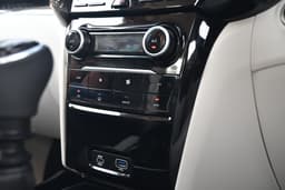 Mahindra XUV 3XO Usb Compatibility Connectivity