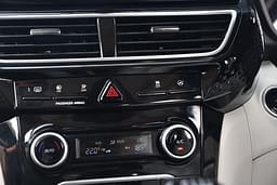 Mahindra Xuv 3xo Dashboard