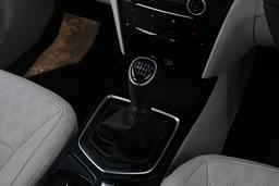 Mahindra Xuv 3xo Mahindra XUV 3XO 6-speed Manual Gear Box