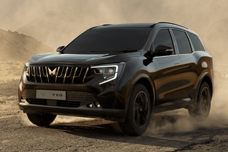 Mahindra Xuv 7xo Front Right Three Quarter