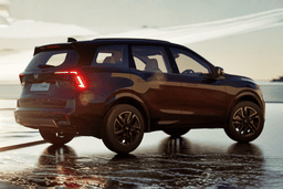 Mahindra Xuv 7xo Rear Right Three Quarter