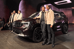 Mahindra XUV 7XO Front Left Three Quarter Mahindra XUV 7XO Front Left Three Quarter
