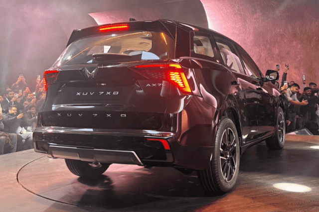 Rear Right Three Quarter Image - 31598