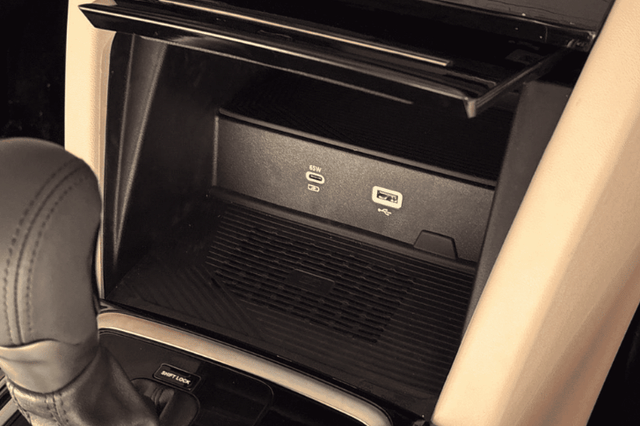 Wireless Phone Charging Image - 31571