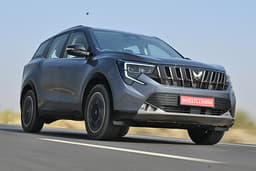 Mahindra Xuv 7xo Front Left Three Quarter
