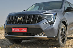 Mahindra Xuv 7xo Front Left Three Quarter