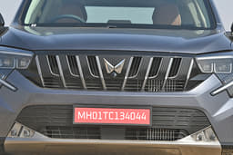 Mahindra Xuv 7xo Front View