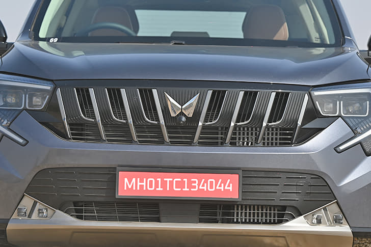 Mahindra Xuv 7xo Front View