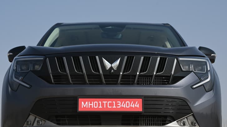 Mahindra Xuv 7xo Front View