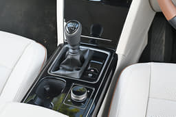 Mahindra Xuv 7xo Console Storage