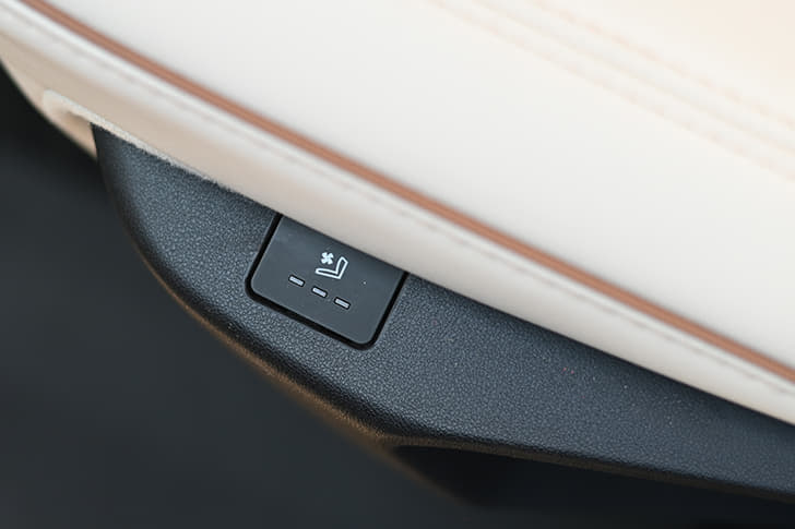 Mahindra Xuv 7xo Electrically Adjustable Driver Seat