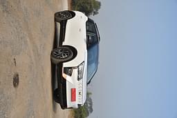 Mahindra Xuv400 Front Right Three Quarter
